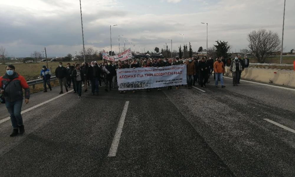 Κλείνουν συμβολικά την Εθνική Οδό Λάρισας–Κοζάνης οι αγρότες